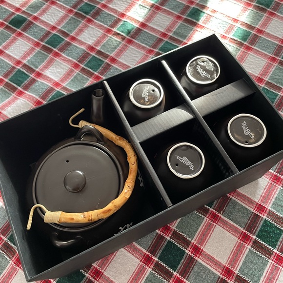 Teaopia Porcelain Set - Picture 4 of 5